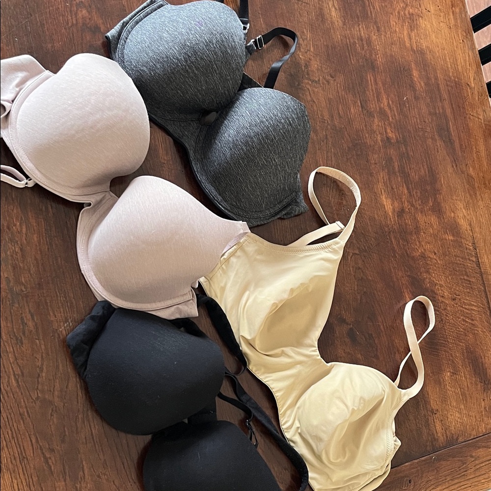 Assortment of underwire bras, size 34-36